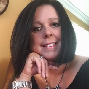 Meet your Posher, Angie